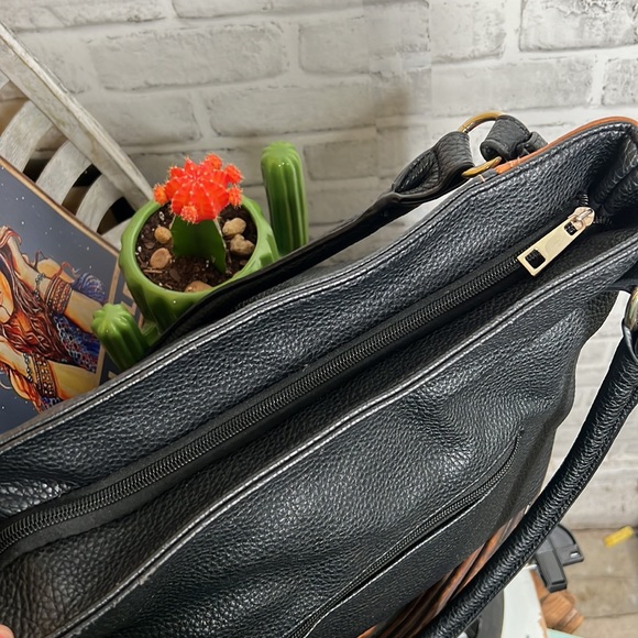 Clarks Tri Colored Vegan Faux Leather Large Shoulder Bag Purse Tote Black Brown - Picture 6 of 8